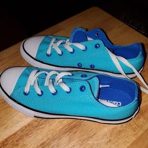 Kids size 4 Converse